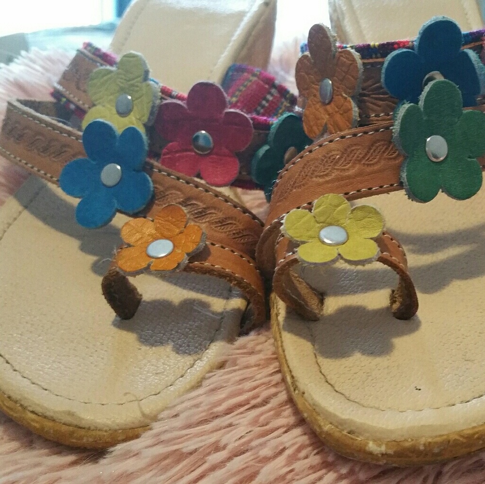 Colorful Toe Sandals - Picture 2 of 6